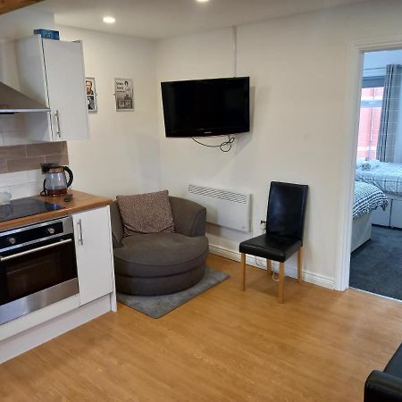 Apartment With Roof Terrace Close To City Centre 카디프 외부 사진