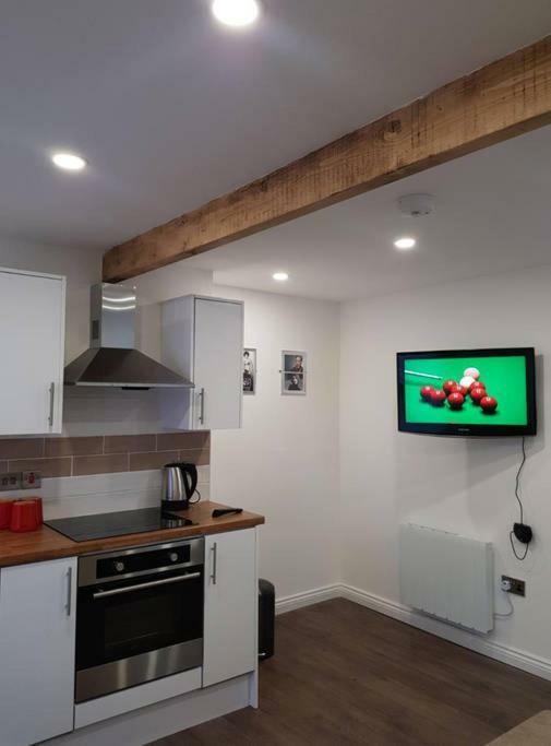Apartment With Roof Terrace Close To City Centre 카디프 외부 사진