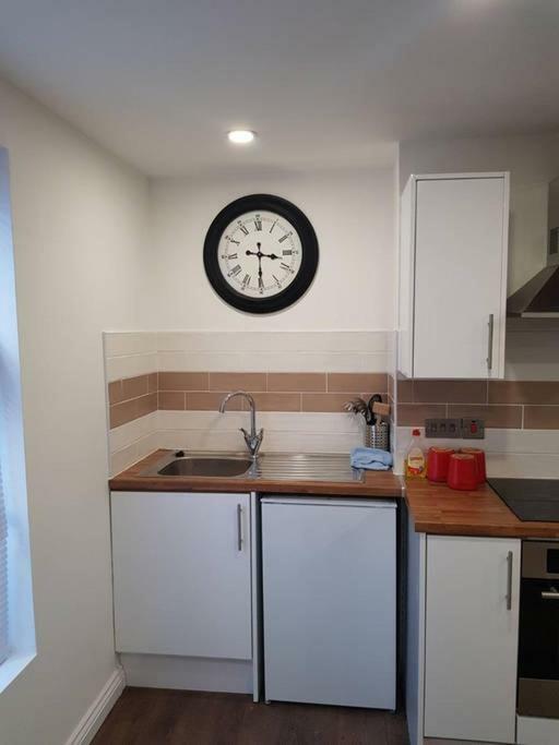Apartment With Roof Terrace Close To City Centre 카디프 외부 사진