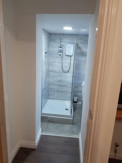 Apartment With Roof Terrace Close To City Centre 카디프 외부 사진