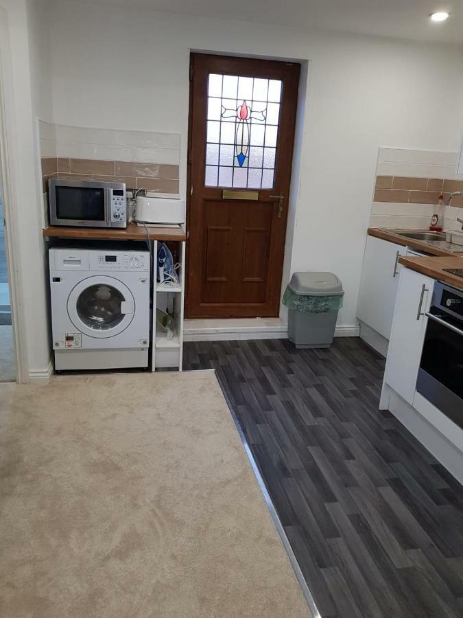 Apartment With Roof Terrace Close To City Centre 카디프 외부 사진